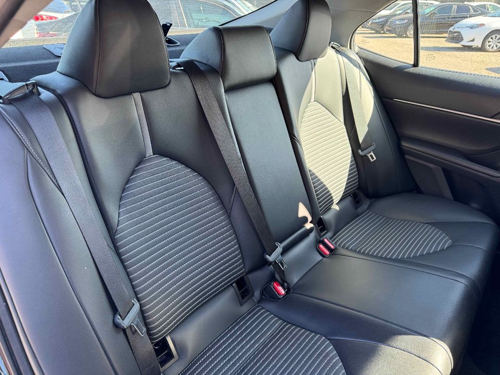 Vehicle image 28 of 29
