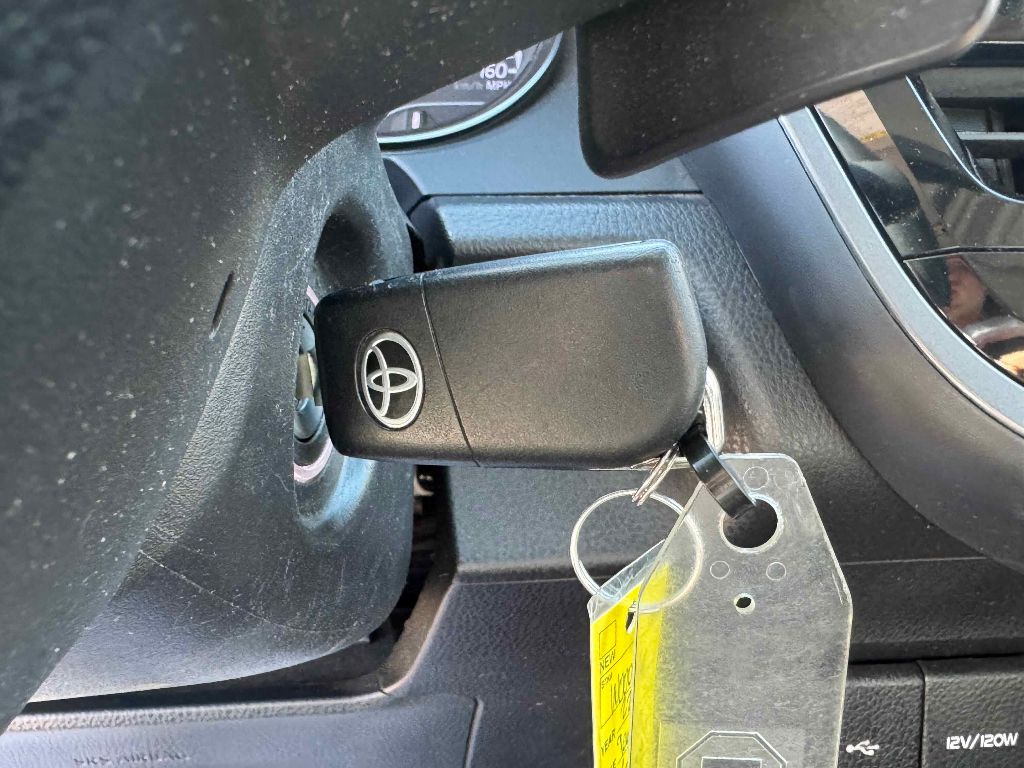 Vehicle image 22 of 29
