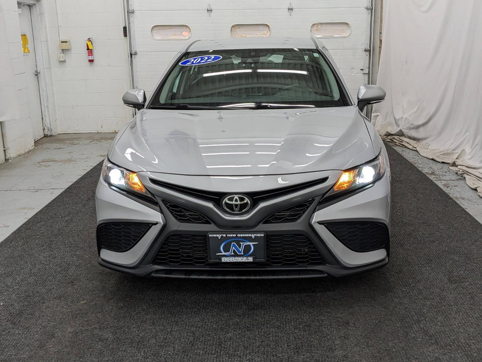 Vehicle image 2 of 31