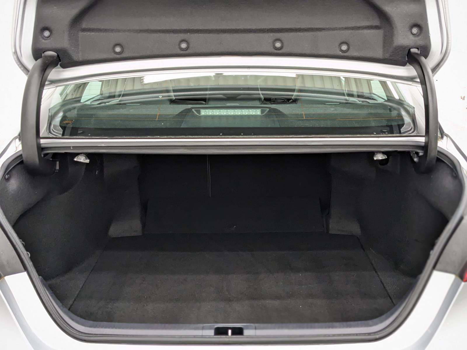 Vehicle image 7 of 31
