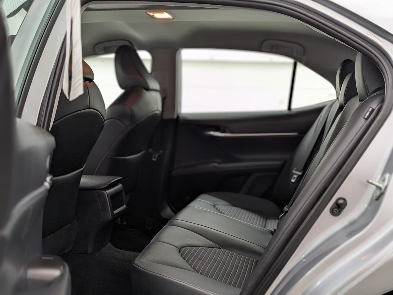 Vehicle image 9 of 31
