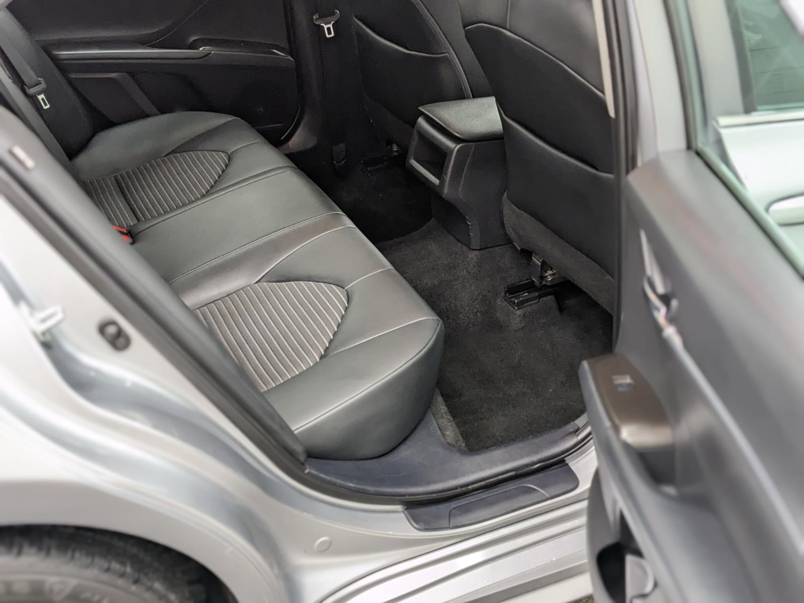 Vehicle image 12 of 31