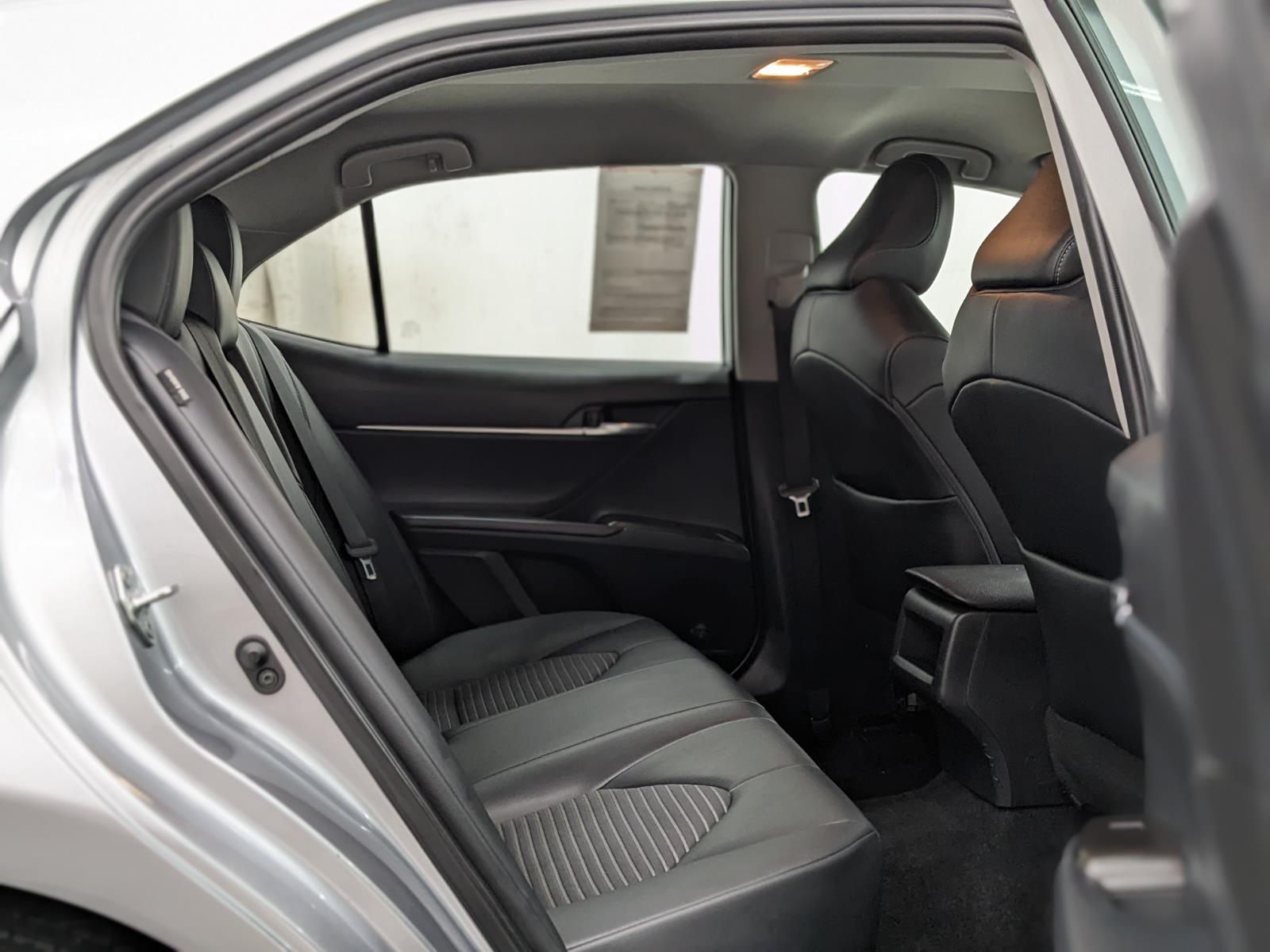 Vehicle image 8 of 31