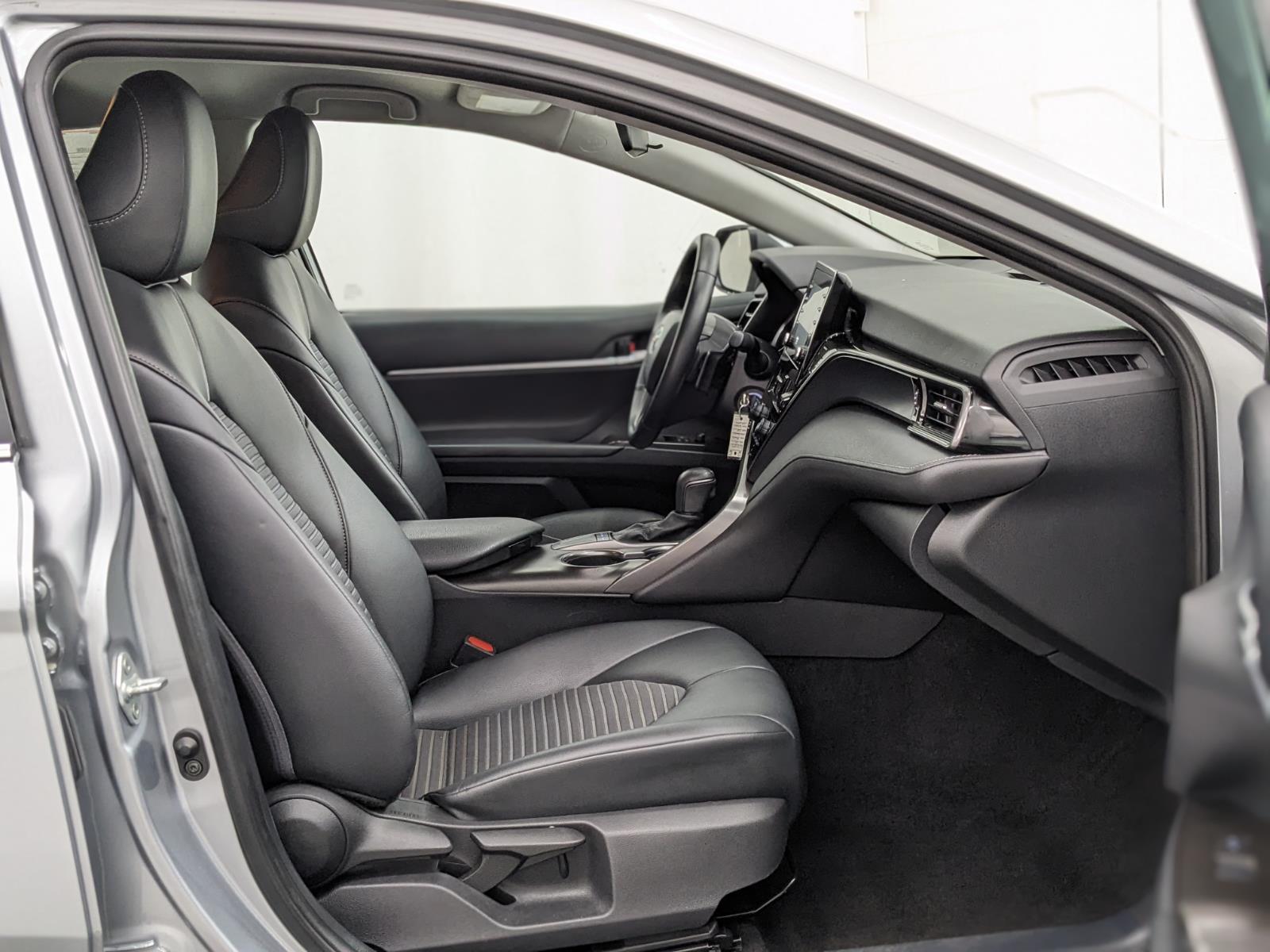 Vehicle image 10 of 31
