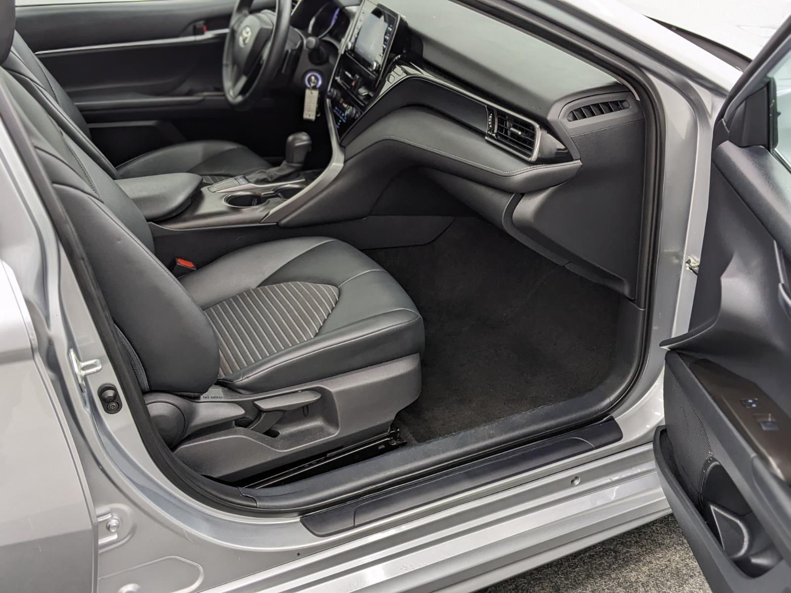 Vehicle image 13 of 31