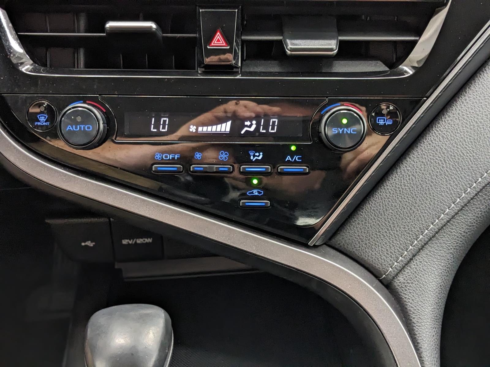 Vehicle image 25 of 31