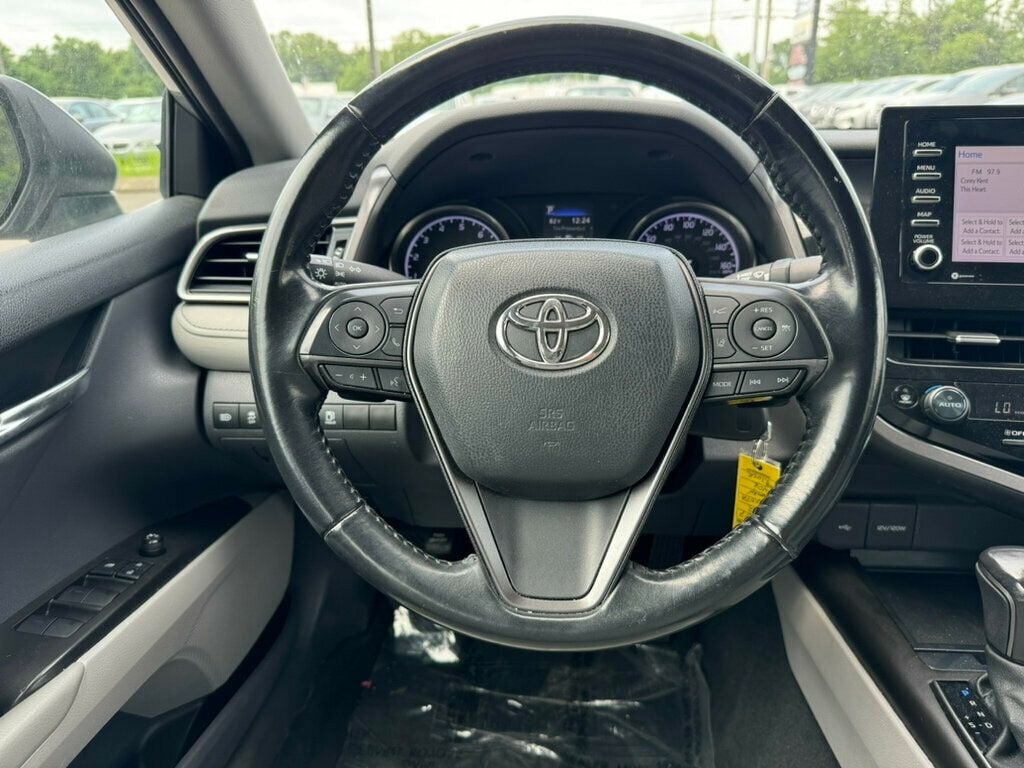 Vehicle image 13 of 16