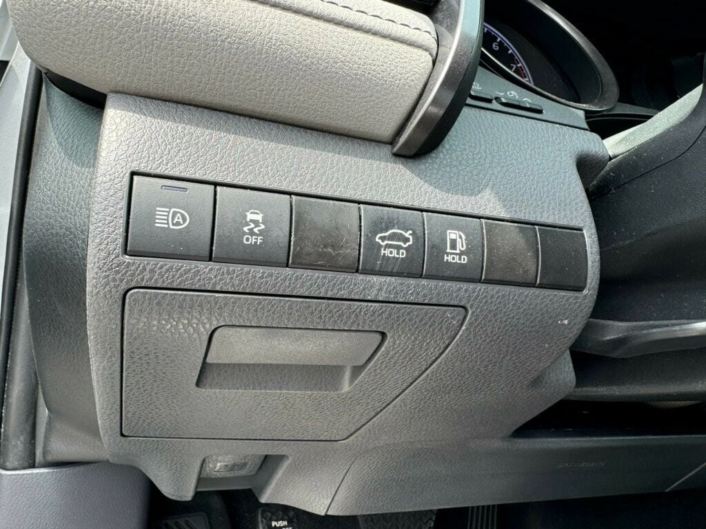 Vehicle image 16 of 16