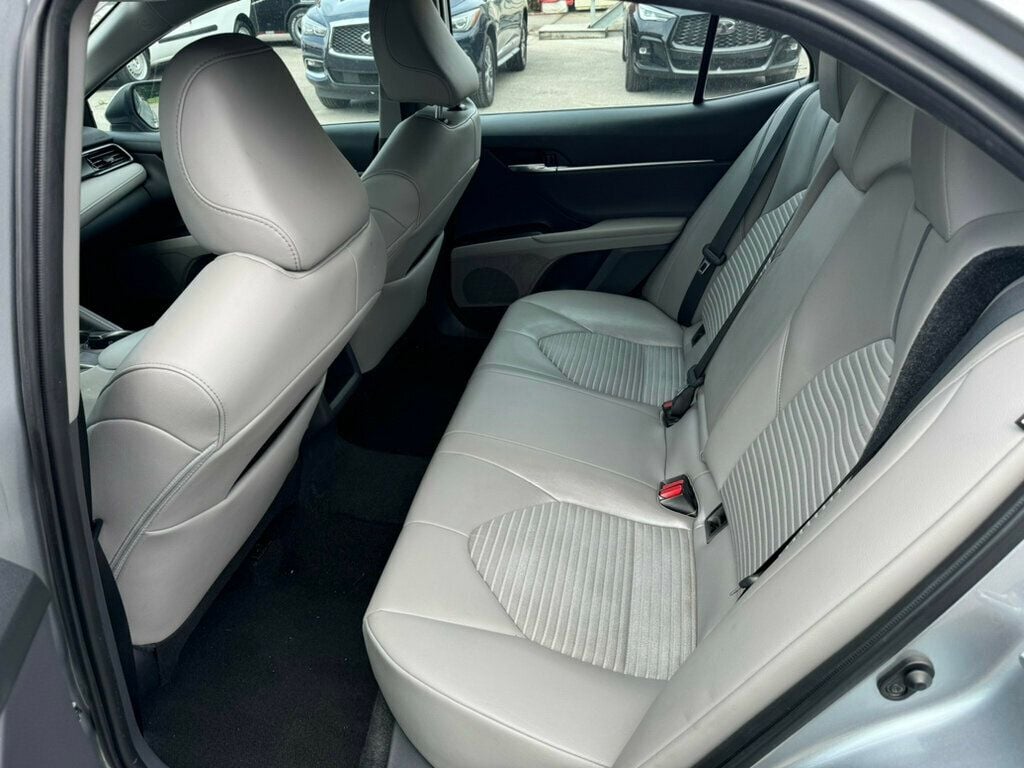 Vehicle image 9 of 16