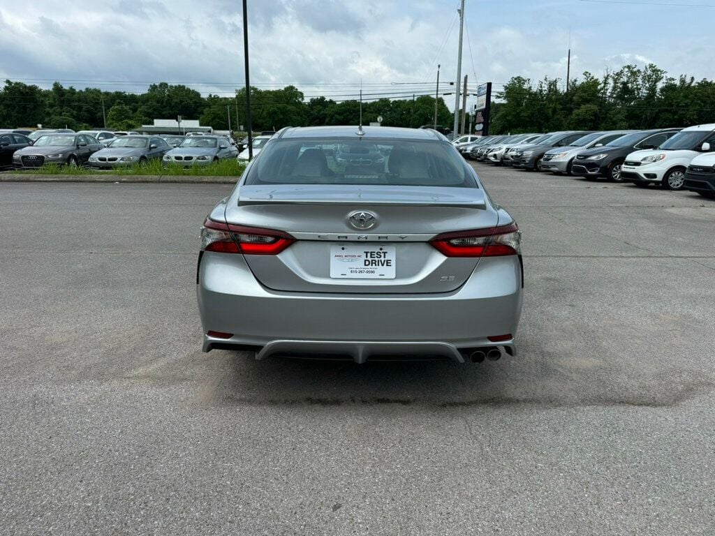 Vehicle image 4 of 16