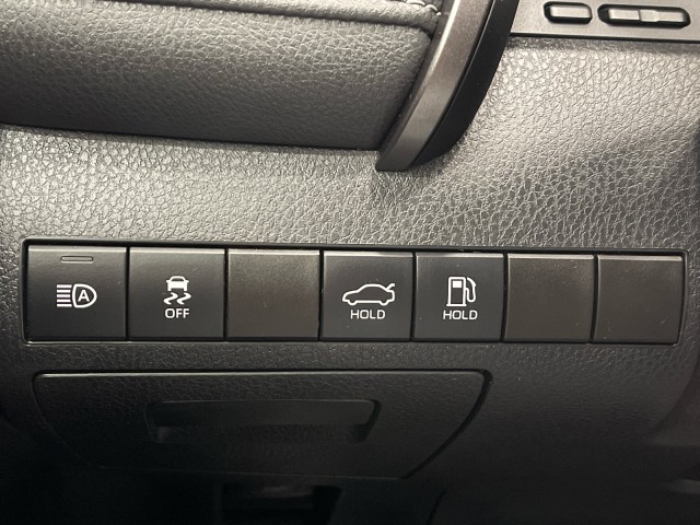 Vehicle image 31 of 50