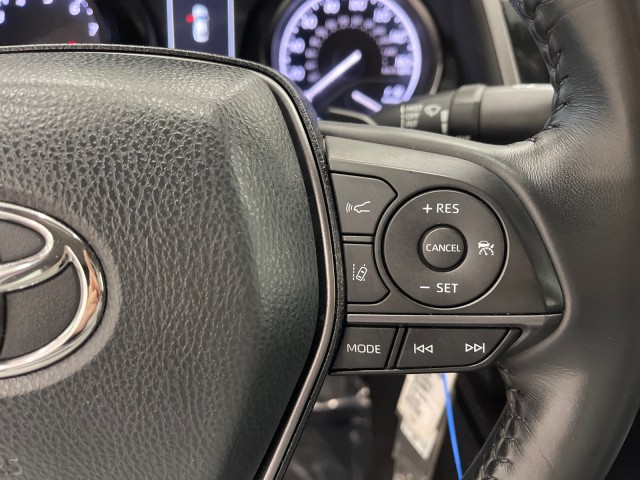 Vehicle image 27 of 50