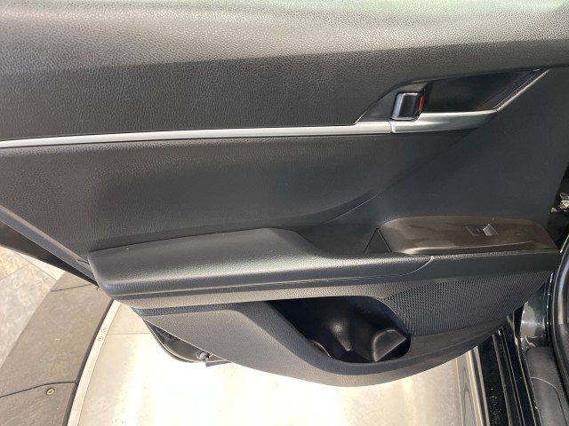 Vehicle image 37 of 50
