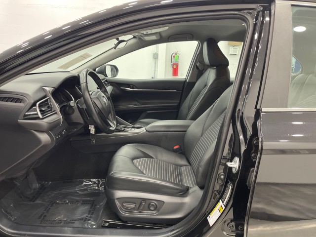 Vehicle image 12 of 50