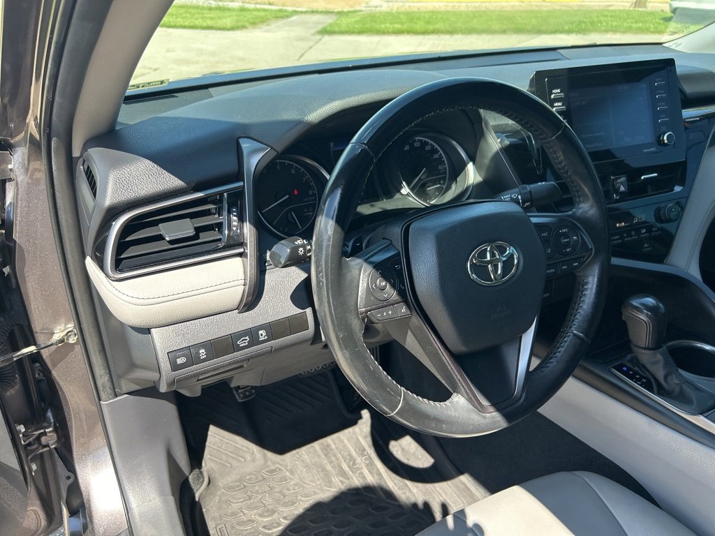 Vehicle image 20 of 27