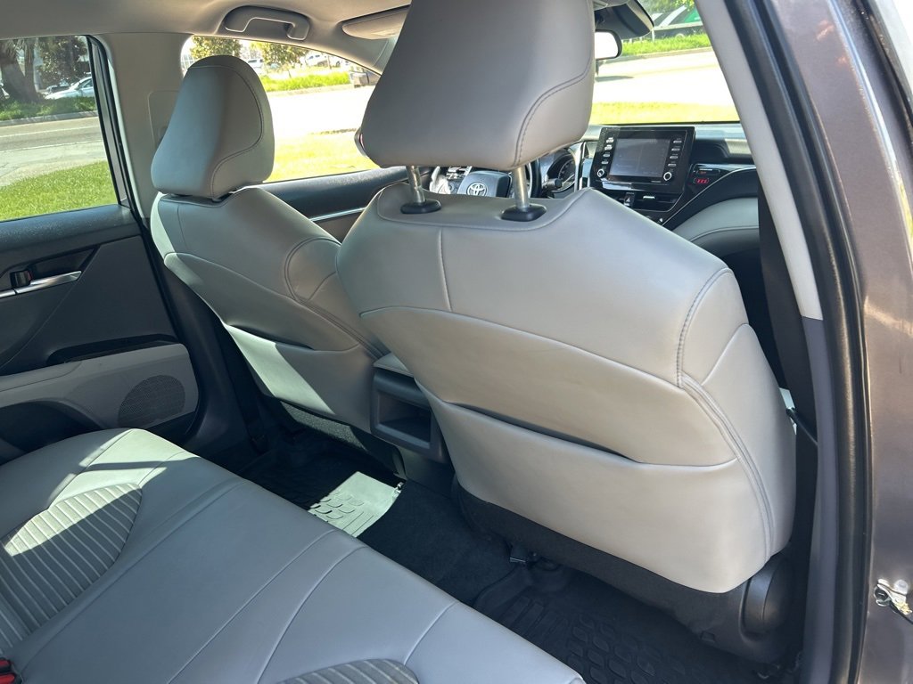 Vehicle image 18 of 27