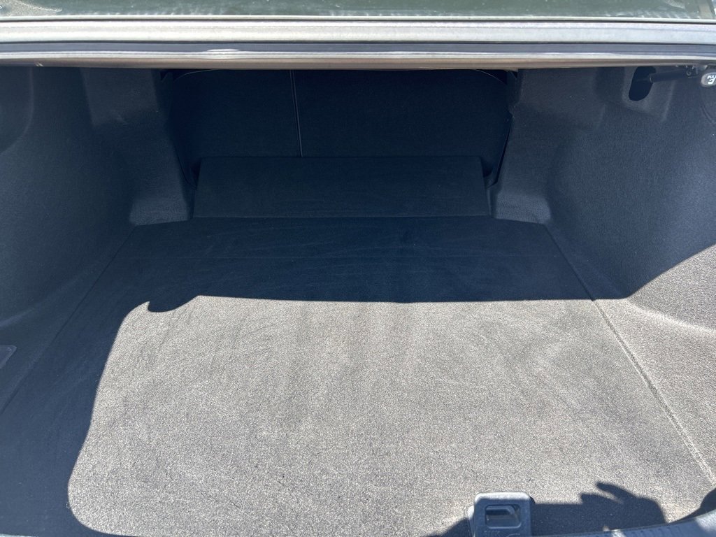 Vehicle image 12 of 27