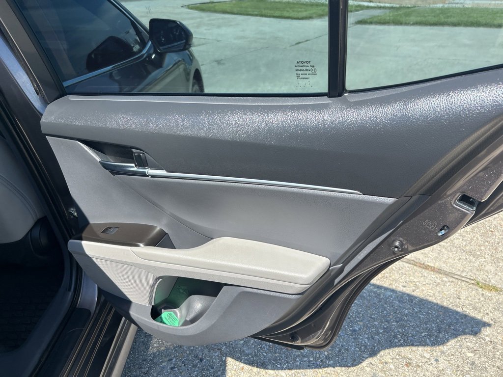 Vehicle image 26 of 27