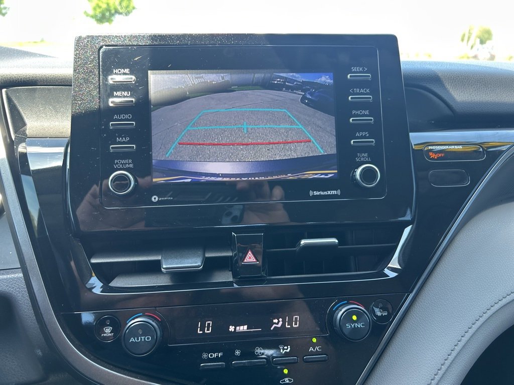Vehicle image 21 of 27