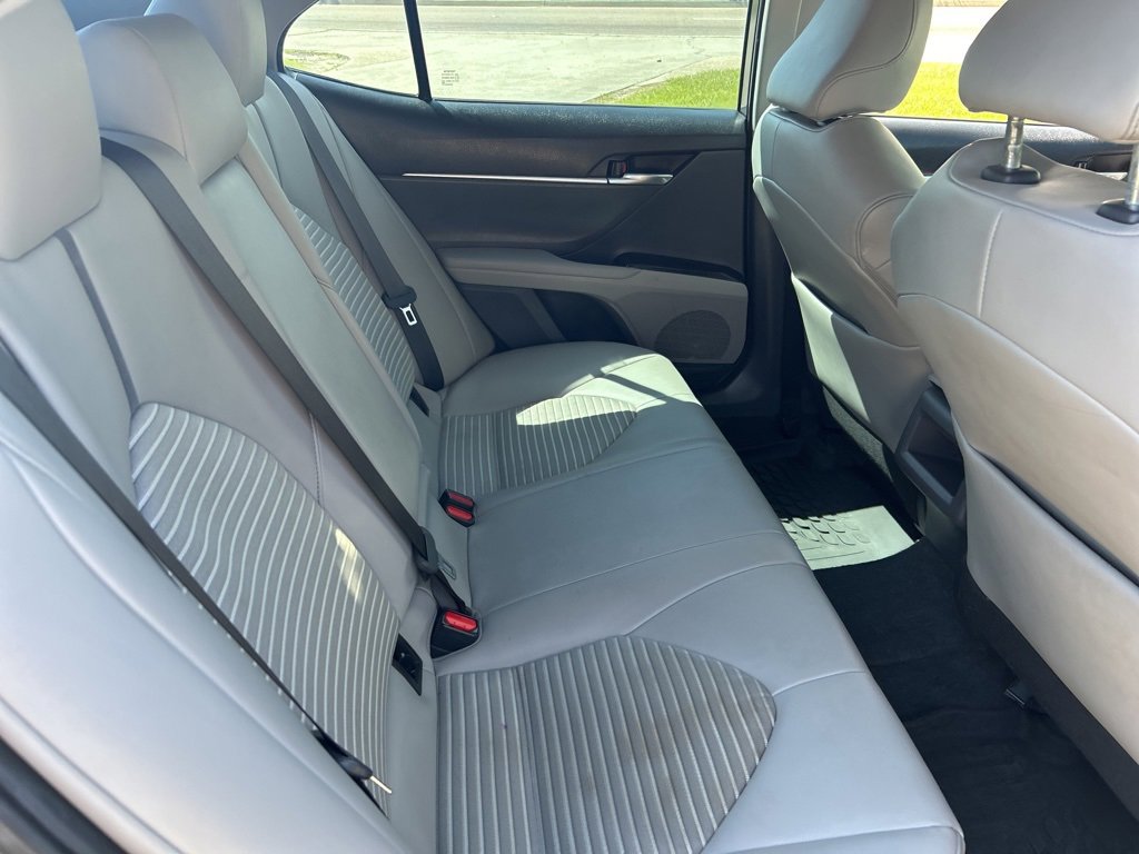Vehicle image 13 of 27