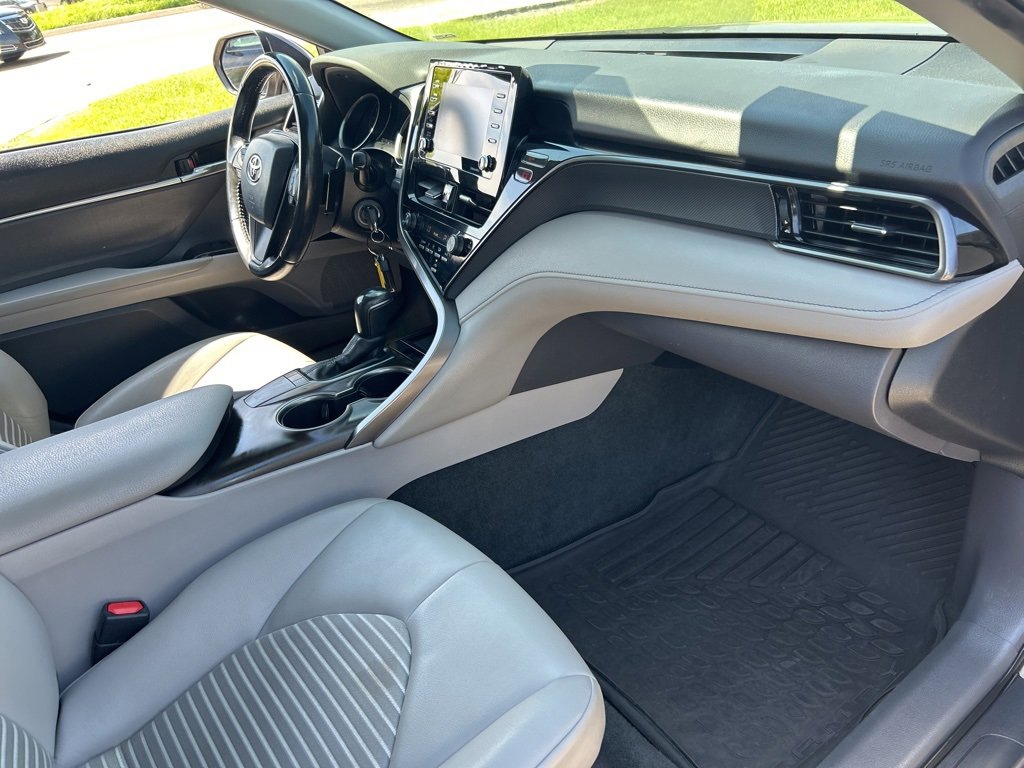 Vehicle image 19 of 27