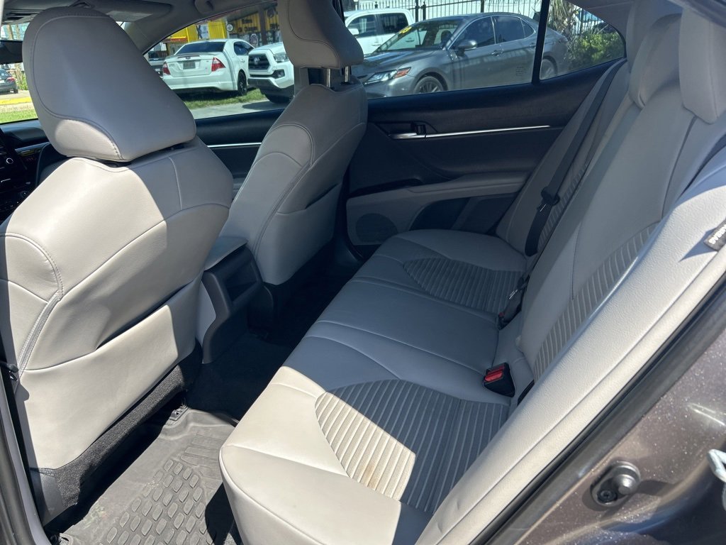 Vehicle image 14 of 27