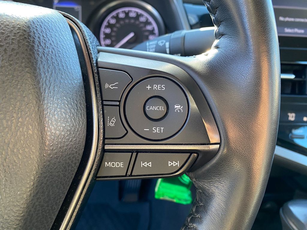 Vehicle image 16 of 30