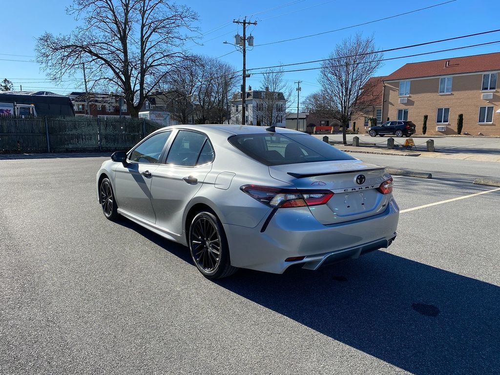 Vehicle image 8 of 30