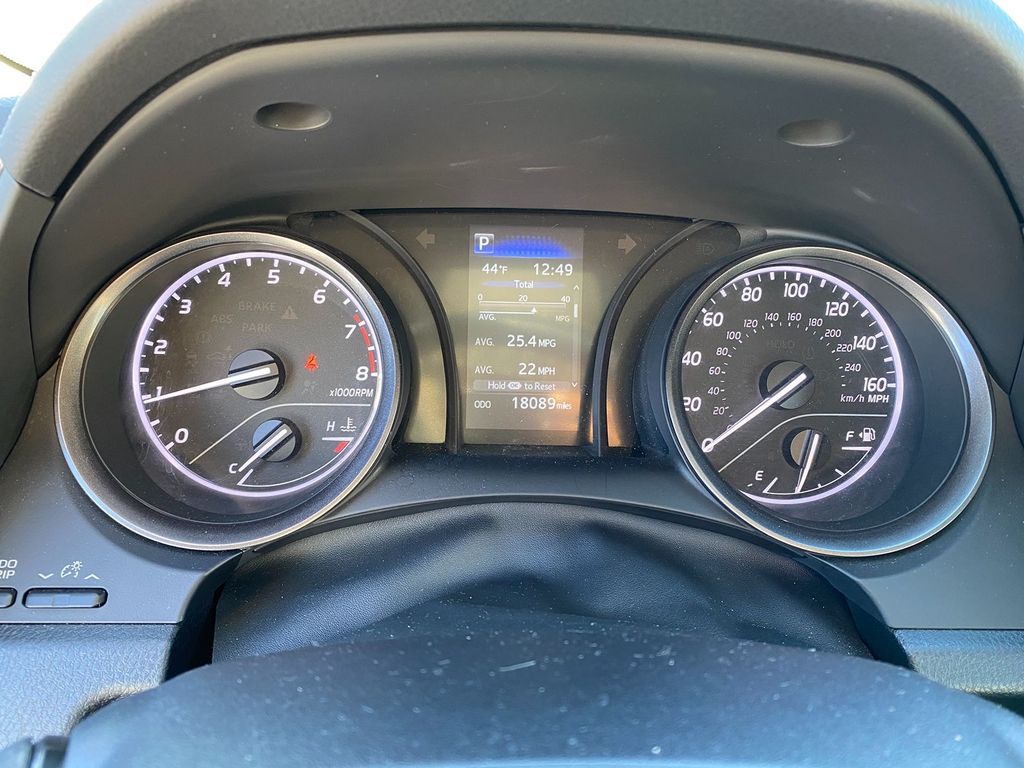 Vehicle image 17 of 30