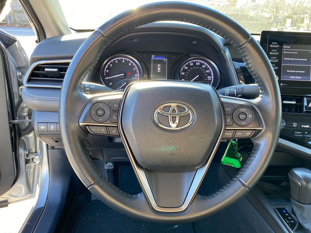 Vehicle image 14 of 30