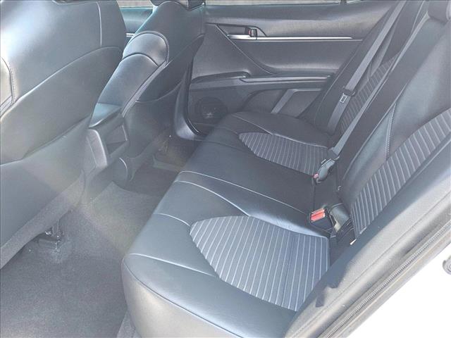 Vehicle image 17 of 23