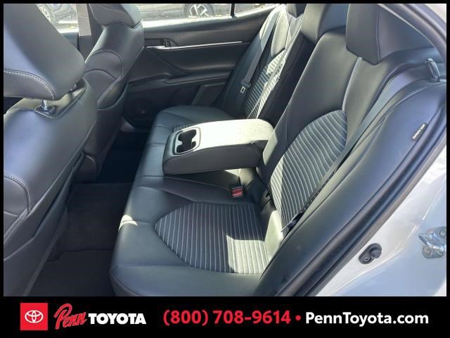 Vehicle image 33 of 36