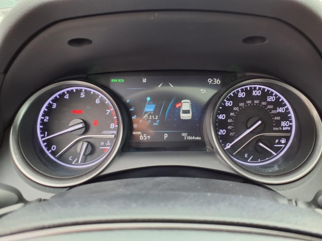 Vehicle image 18 of 31