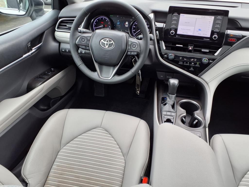 Vehicle image 14 of 31