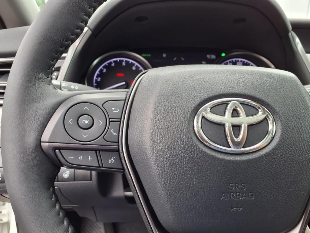 Vehicle image 16 of 31
