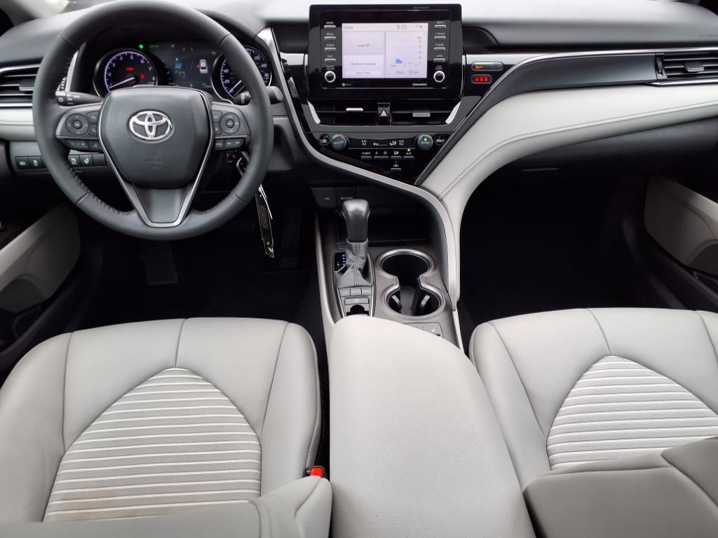 Vehicle image 15 of 31
