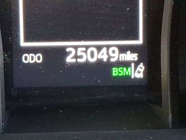 Vehicle image 20 of 32