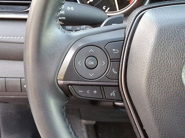 Vehicle image 21 of 32
