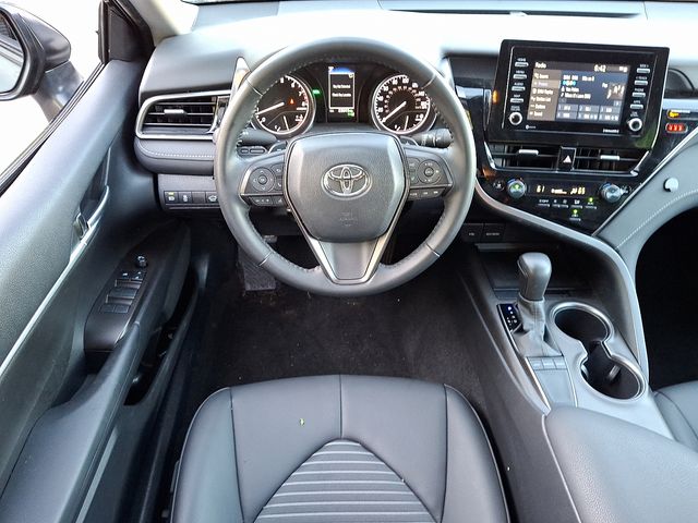 Vehicle image 12 of 32
