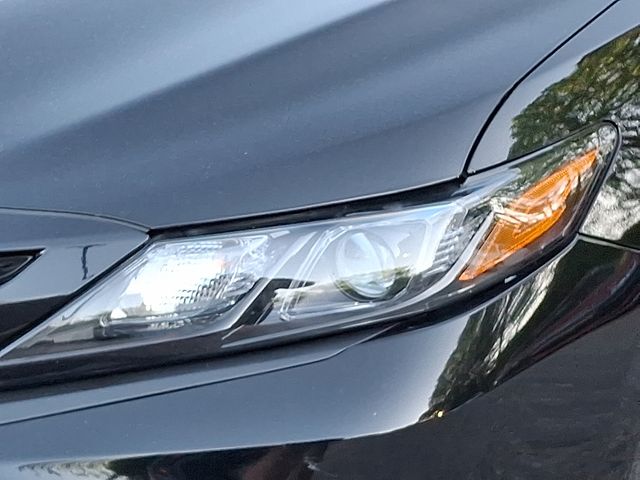 Vehicle image 9 of 32