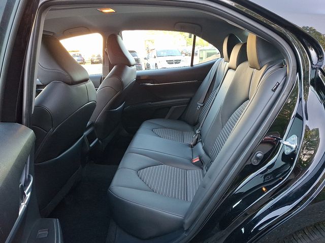 Vehicle image 11 of 32