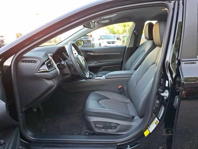 Vehicle image 14 of 32
