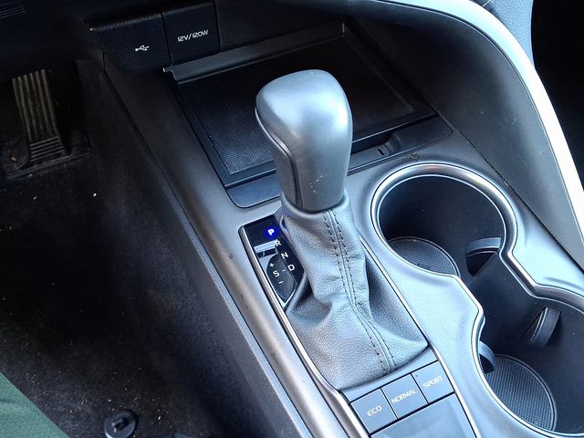 Vehicle image 15 of 32