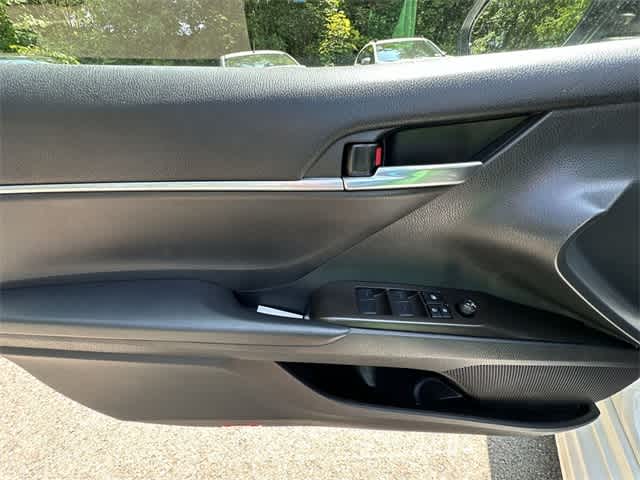 Vehicle image 23 of 29