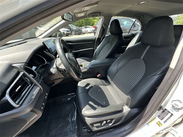 Vehicle image 16 of 29