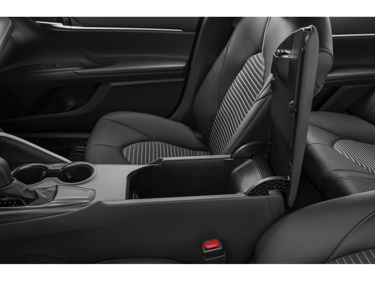2022 Toyota Camry SE Image 3 of 45
