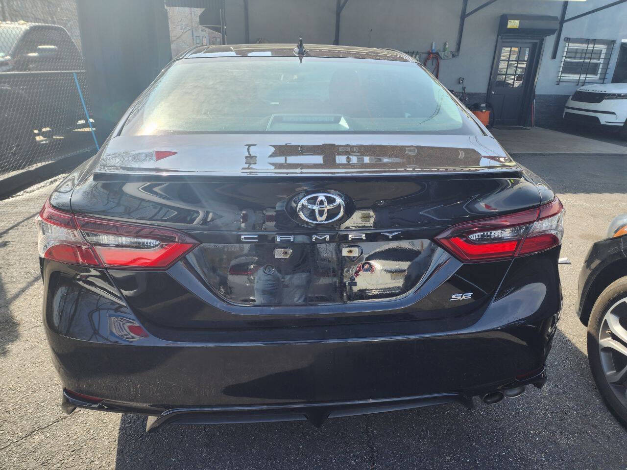 Vehicle image 7 of 16