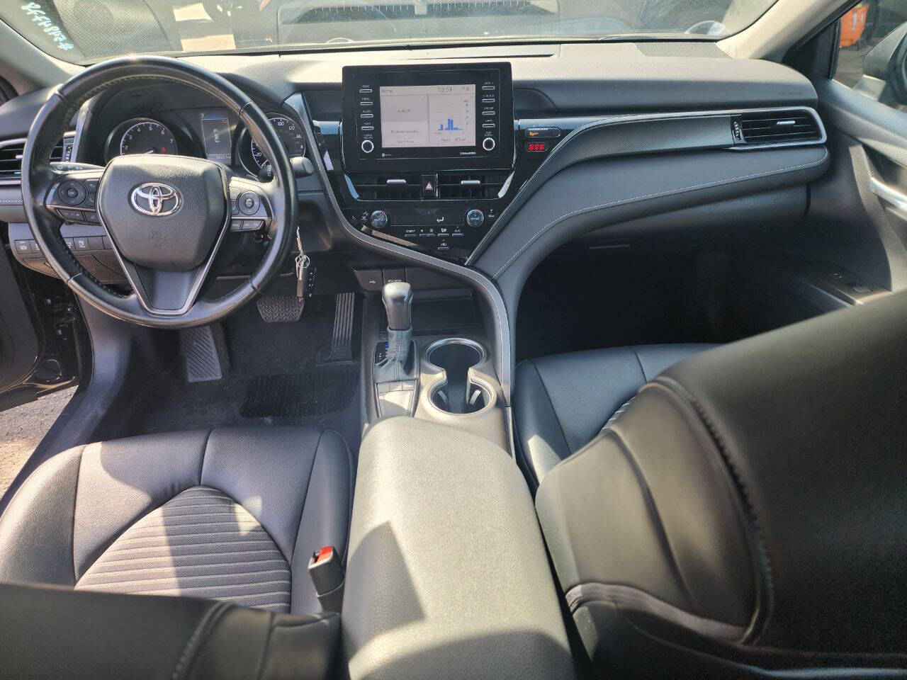 Vehicle image 12 of 16