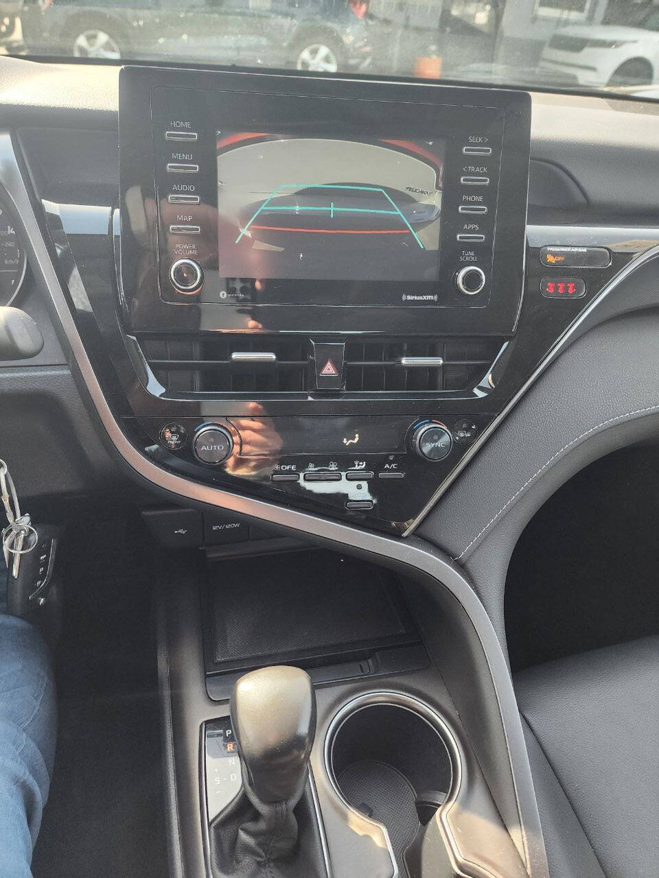 Vehicle image 13 of 16