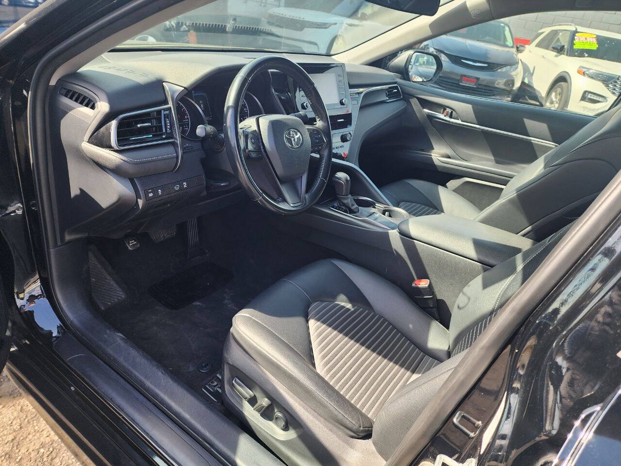 Vehicle image 8 of 16